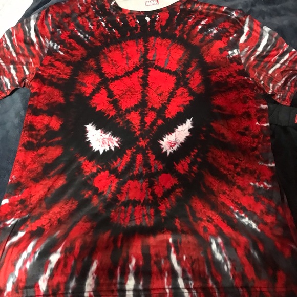 Marvel T-shirt and short set (never been where)spider man - Picture 3 of 7